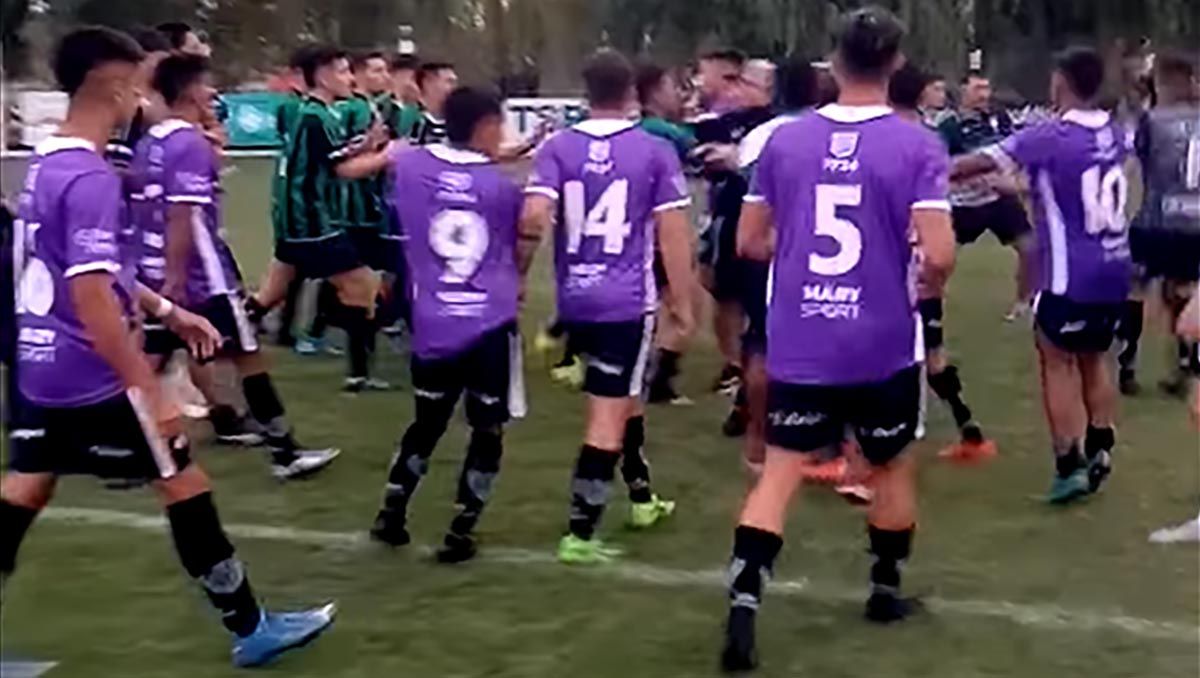 Piñas y empujones en la clasificación de Cipolletti a la final de la Liga Confluencia