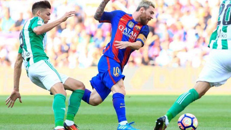 Messi empezó la Liga con un doblete en la goleada a Betis