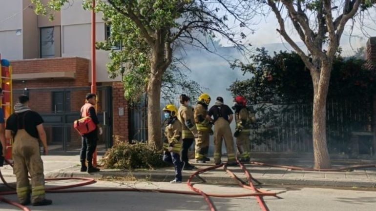 El fatal incendio de este lunes dejó a dos hombres muertos.