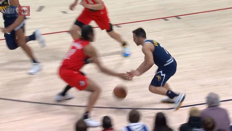 El tremendo caño de Campazzo que enloqueció a toda la NBA