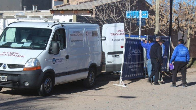 Centenario: iba caminando y cayó muerto en plena calle