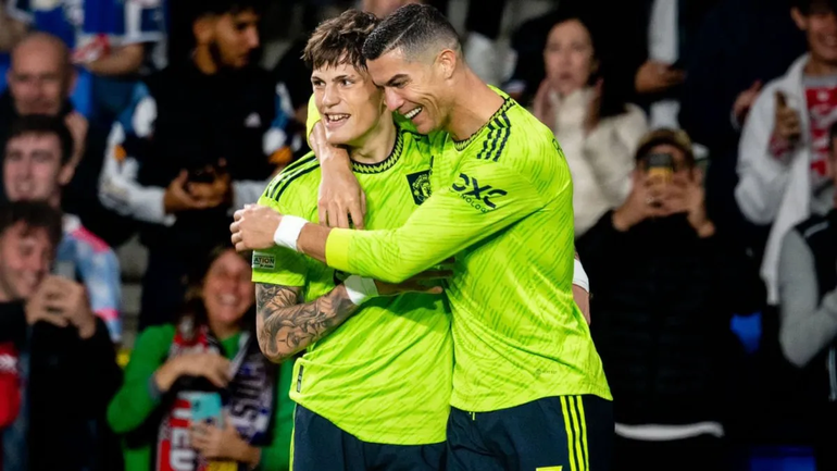 Garnacho marcó su primer gol, con asistencia de Ronaldo