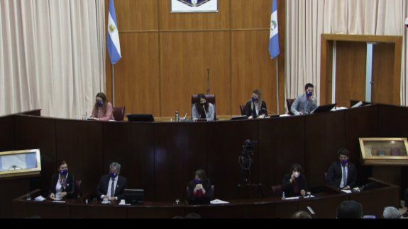Con voto de la mayoría