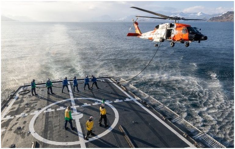 Equipo de rescate de la Guardia Costera de Estados Unidos en el Pacífico. Equipo de rescate de la Guardia Costera de Estados Unidos en el Pacífico.