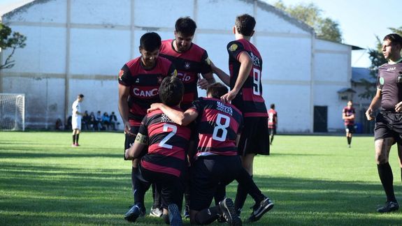 Del 300 For Ever a la Confluencia: San Isidro se reforzó con más de 20 jugadores del Timao
