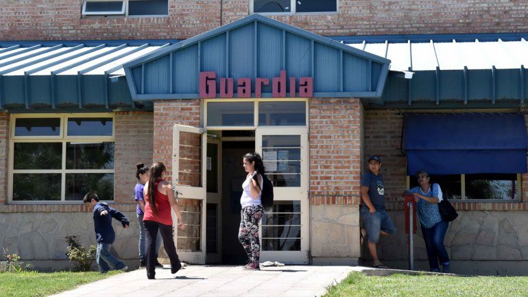 En el hospital de Plottier certificaron la muerte del conductor.