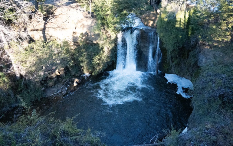 Cascadas entre los bosques andinos, una de las postales del recorrido por la ruta 259 de Trevelin a Río Futaleufu. 
