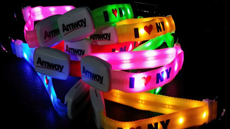 Descubren cómo hackear las pulseras LED de Taylor Swift