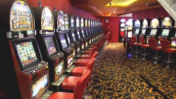 denunciaron a un hombre por dejar a su hijo de 8 anos encerrado para ir al casino denunciaron a un hombre por dejar a su hijo de 8 anos encerrado para ir al casino