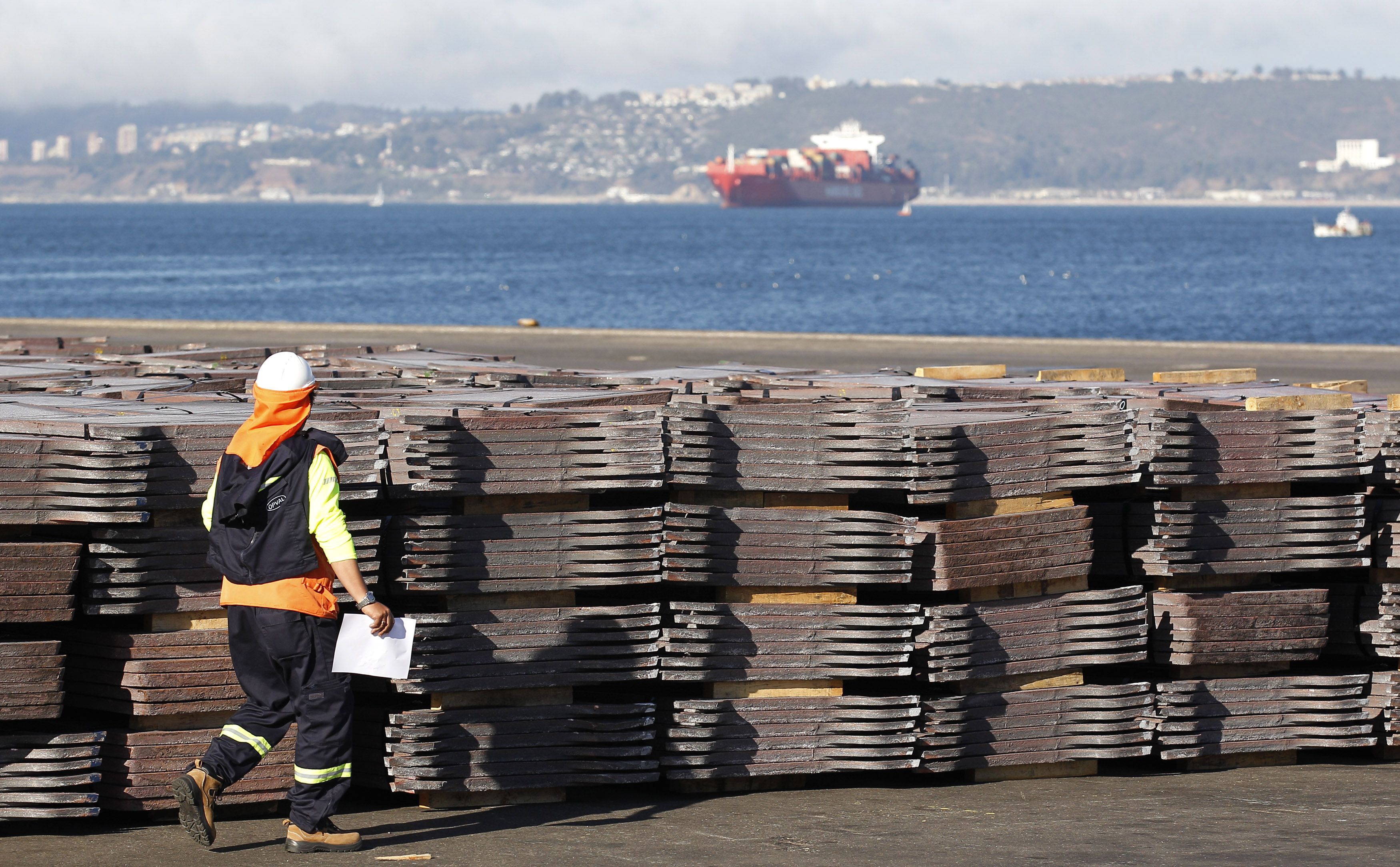 chile y la ue firman un acuerdo con ejes en el litio y el cobre