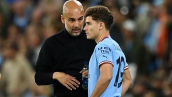 Julián Álvarez no juega en el Manchester City. Julián Álvarez no juega en el Manchester City.