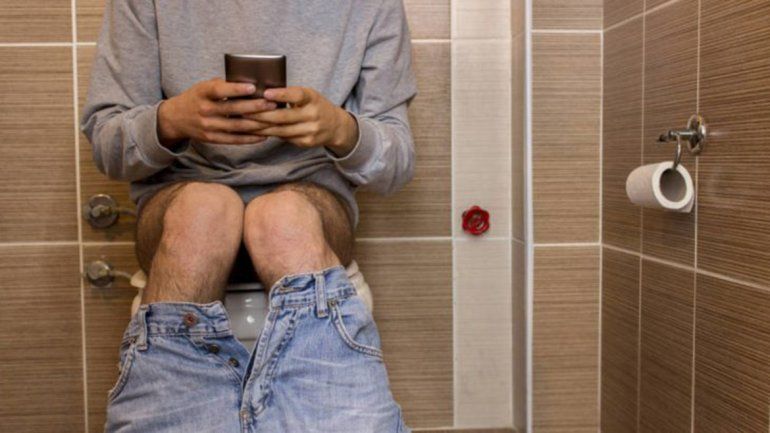 Entró a robar a un local, le dieron ganas de ir al baño y la policía lo atrapó en el acto