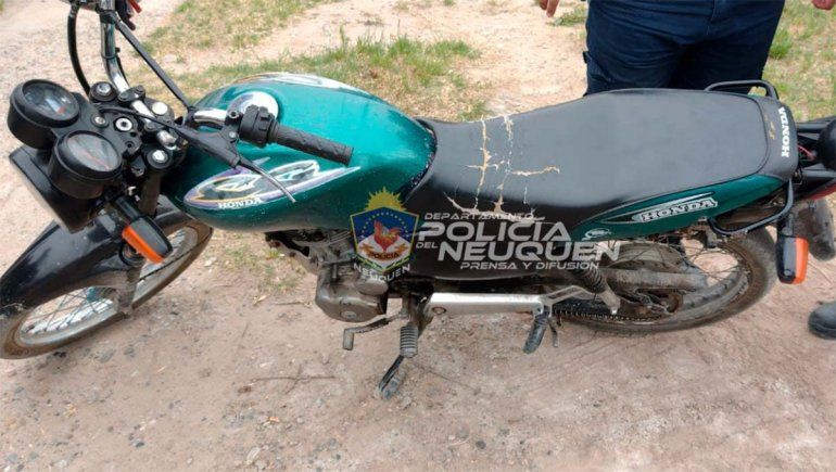 Conducía una moto robada en Cipolletti y lo detuvieron