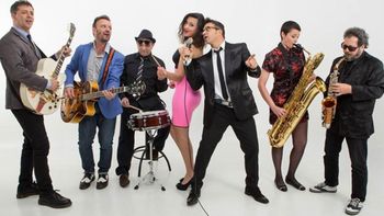 La Lapeband de Sergio Lapegüe llega a Comodoro Rivadavia. La Lapeband de Sergio Lapegüe llega a Comodoro Rivadavia.