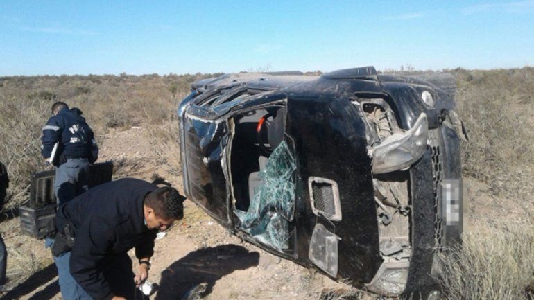 La Toyota quedó destruida volcada a la vera de la Ruta Provincial 51. Llevaban cocaína