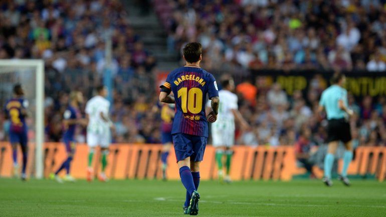 Con un Messi encendido, Barcelona venció 2 a 0 al Betis en su debut 
