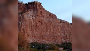 video: la impresionante caida del joven en la cueva del leon video: la impresionante caida del joven en la cueva del leon
