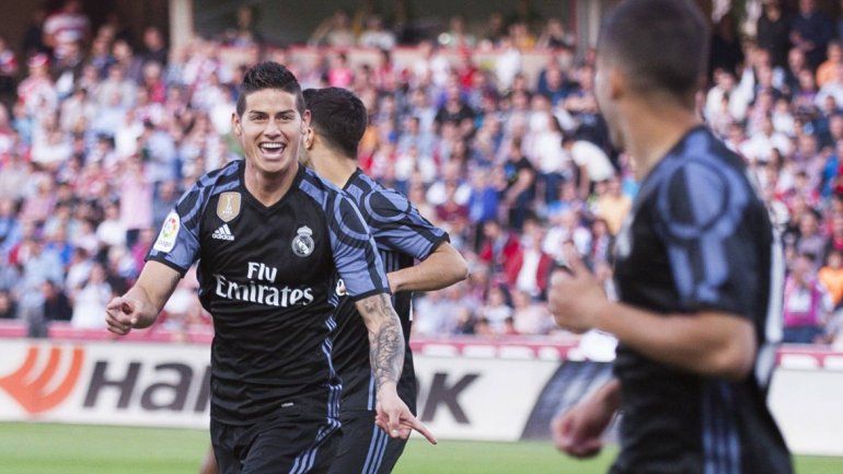 El Real Madrid goleó 4-0 a Granada y sigue puntero