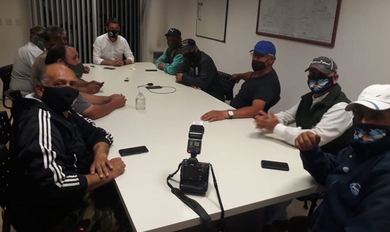 Ex soldados levantaron corte del puente y se reúnen con Buteler