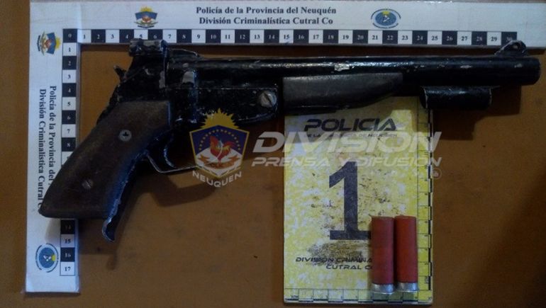 Violento le robó el celular a su ex: le allanaron la casa y le secuestraron un arma