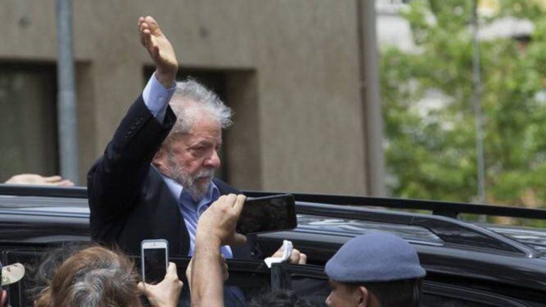 Lula salió de la cárcel para darle el último adiós a su nieto