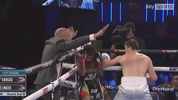 paliza: medico y fiscal debieron subir al ring y parar una pelea paliza: medico y fiscal debieron subir al ring y parar una pelea