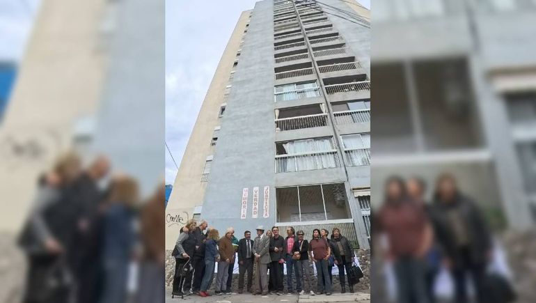 La presentación que hizo el abogado Mariano Mansilla junto a jubilado de prensa en la Torre de Periodistas I.