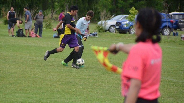 Escándalo en Don Pedro: echaron a un árbitro por acosar a una asistente de 16 años