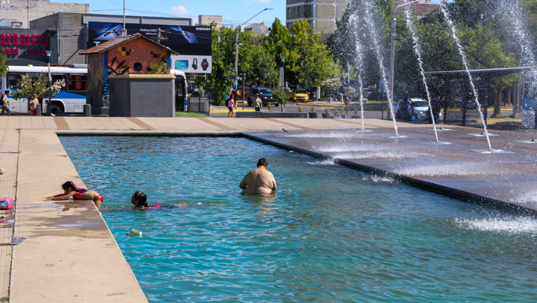 Semana completa de alerta roja por calor extremo en Neuquén.