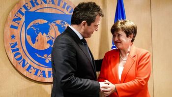 el gobierno debe pagarle mas de 800 millones de dolares al fmi el gobierno debe pagarle mas de 800 millones de dolares al fmi