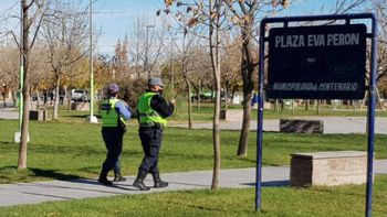 fue a hacer las compras, la atacaron dos pitbulls y la salvo un hombre de milagro fue a hacer las compras, la atacaron dos pitbulls y la salvo un hombre de milagro