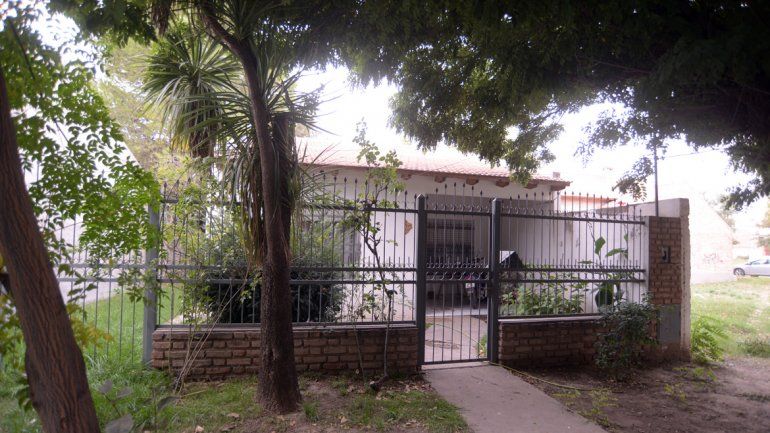 La casa donde ocurrió el violento ataque en el barrio Hunter I de Plottier.&nbsp;