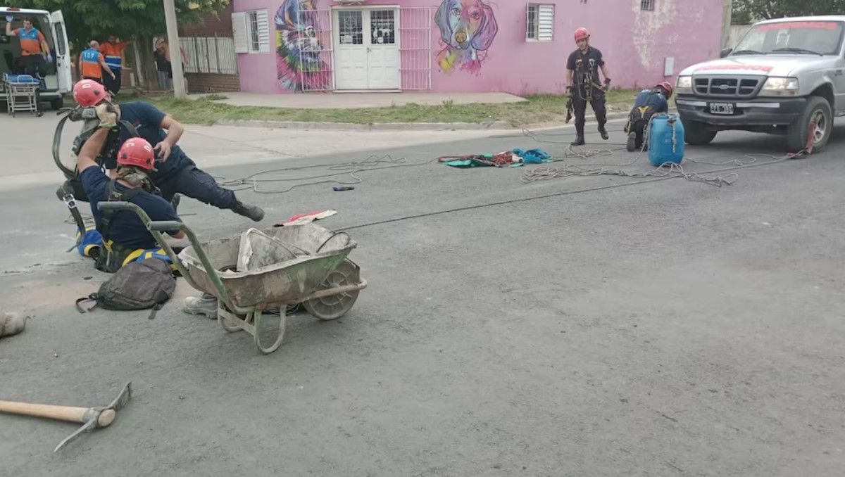 Los dos operarios de La Pampa murieron por intoxicación en un pozo del sistema cloacal de Santa Rosa.&nbsp;
