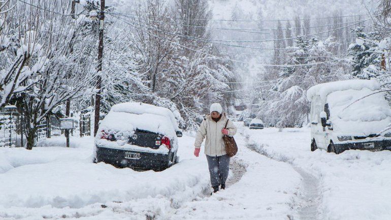 San Martín y Junín de los Andes siguen aisladas y sin luz