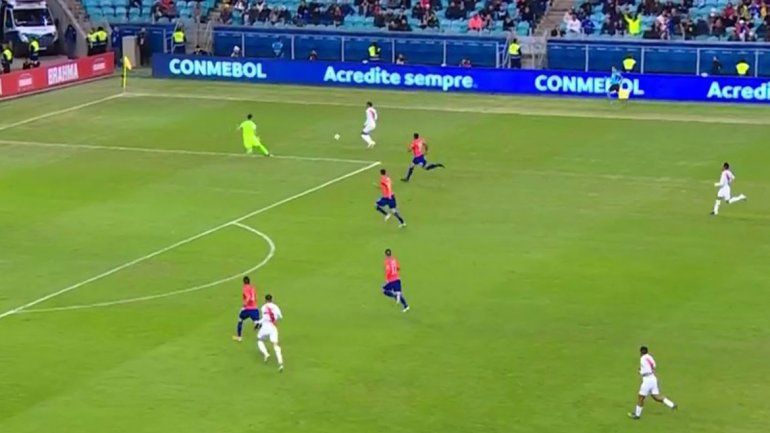 El inexplicable error de Arias en la caída de Chile ante Perú