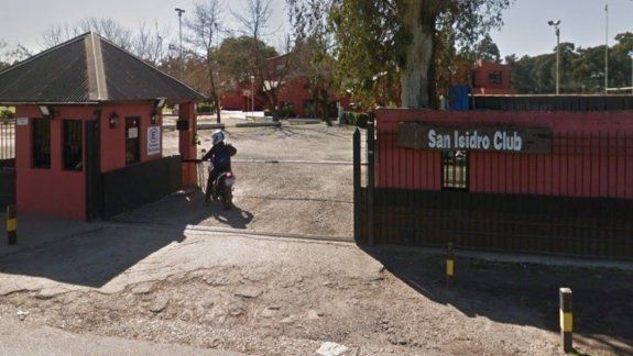 Debe $800 mil de cuota alimentaria y no pudo entrar a un club de rugby