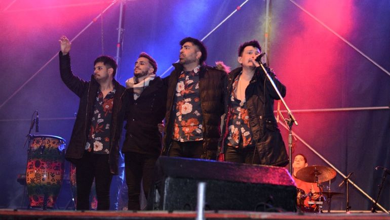 Trulala hizo bailar a Cutral Co en su 88° aniversario