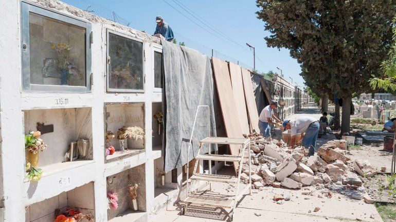 En Cipolletti el cementerio está desbordado y necesitan construir más nichos.