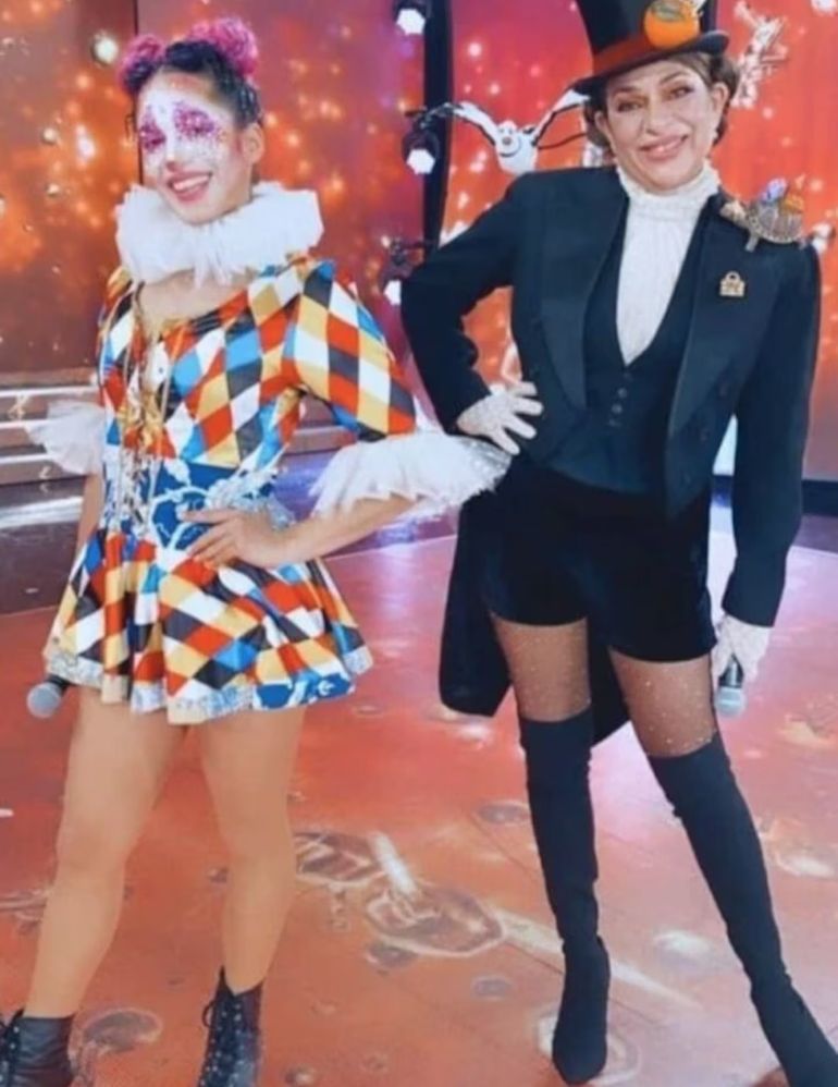 Maia y Claribel Medina Maia y Claribel Medina