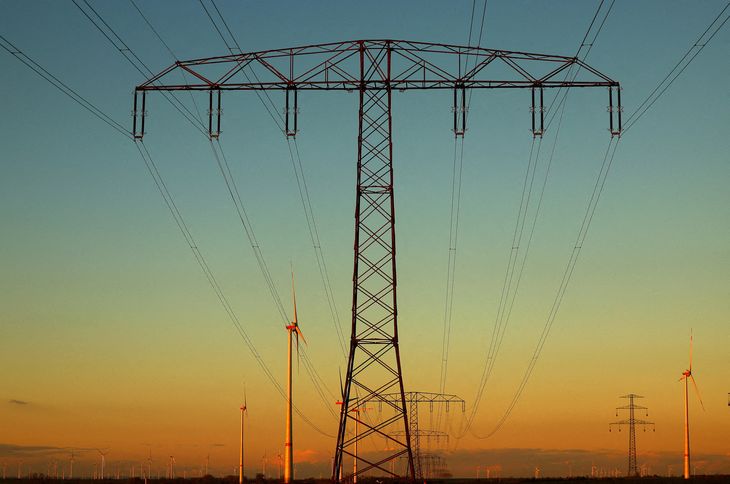 En Argentina hay un único  transportista en extra alta tensión y 7 transportistas troncales. Foto: Reuters/Lisi Niesner