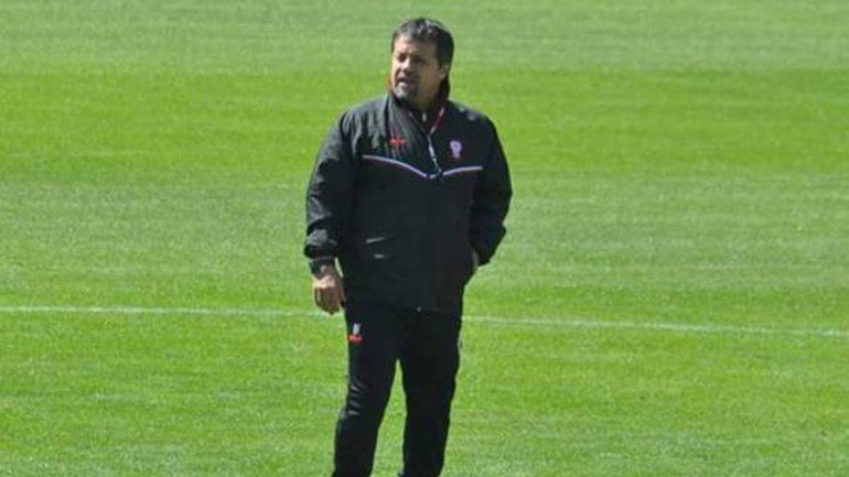 El DT ya entrenó al plantel y debuta mañana ante Atlético Tucumán.