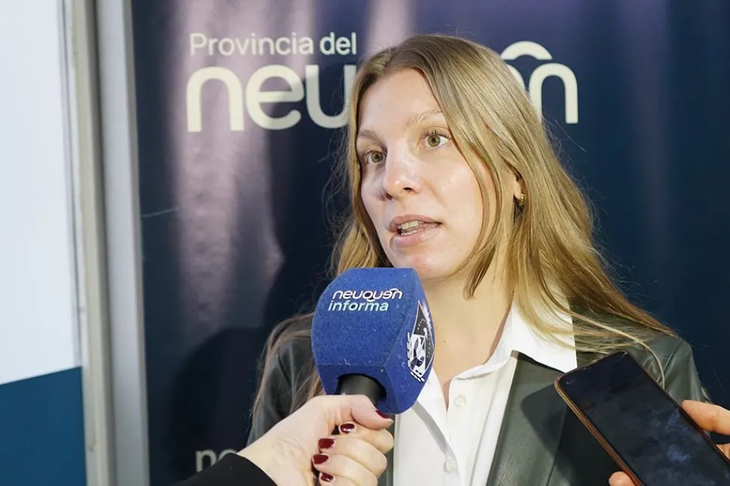 La directora del IAdep, Josefina Codermatz destacó los programas que impulsa el organismo. Foto: Neuquén informa. La directora del IAdep, Josefina Codermatz destacó los programas que impulsa el organismo. Foto: Neuquén informa.