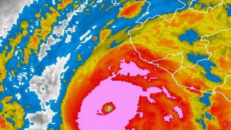 El huracán Patricia impactó en la costa de México