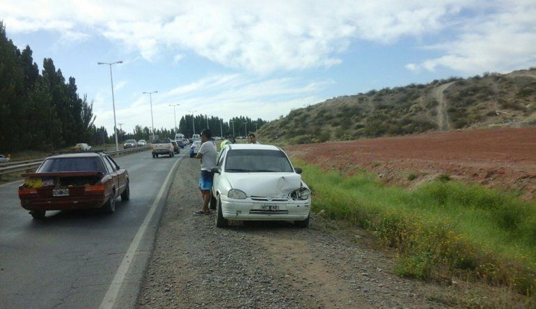 De no creer: ahora, se cayó una escalera de una camioneta y provocó otro choque múltiple en Ruta 7