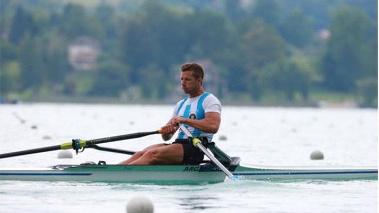 El remero Brian Rosso clasificó a cuartos de final