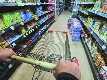 Sube el costo de llenar un changuito mensual en el supermercado. Sube el costo de llenar un changuito mensual en el supermercado.