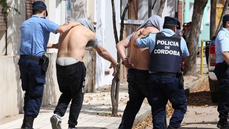 Violación en grupo en Córdoba: cuatro hombres atacaron a una joven de 16 años