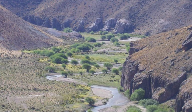 El Cañadón del río Pinturas, en Santa Cruz. El Cañadón del río Pinturas, en Santa Cruz.