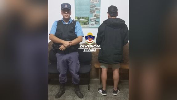 Atrapan a delincuente con pedido de captura en la plaza céntrica de San Martín de los Andes