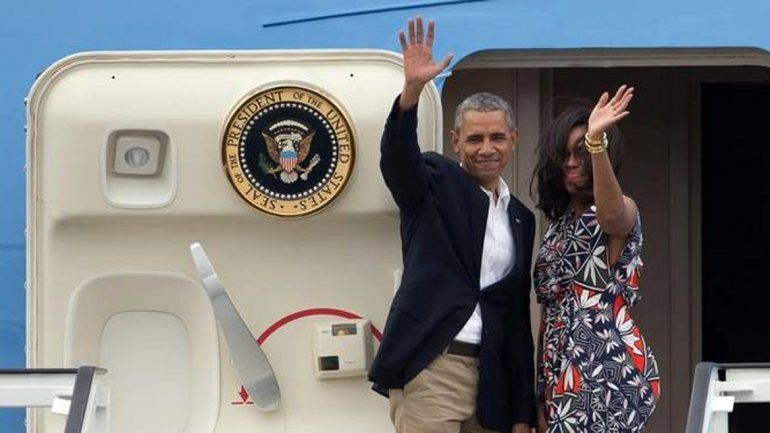 Obama y Michelle saludan al pueblo cubano y parten rumbo a Argentina.